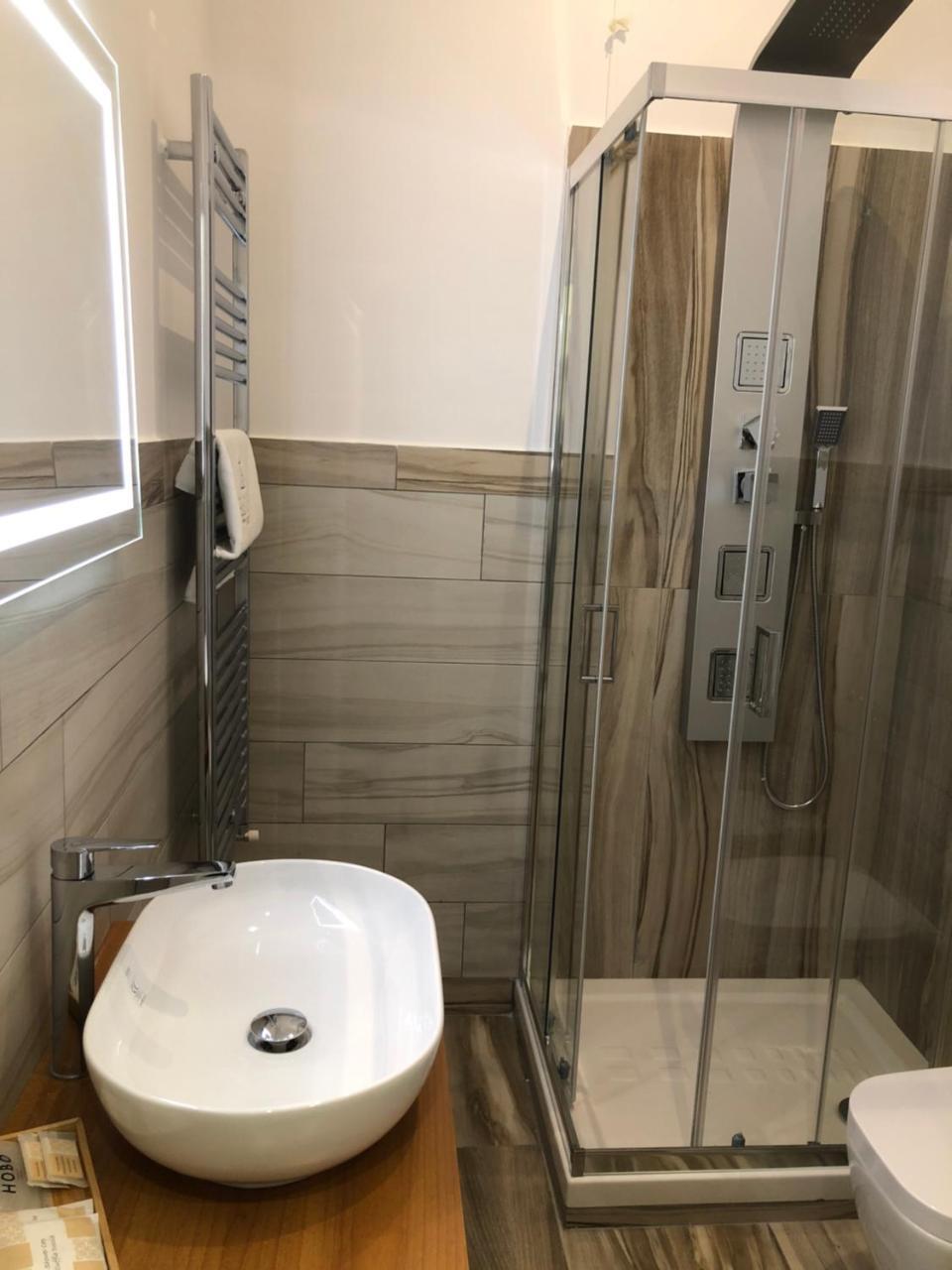 Hall Inn B&B In نابولي المظهر الخارجي الصورة
