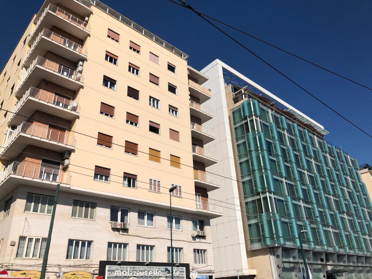 Hall Inn B&B In نابولي المظهر الخارجي الصورة