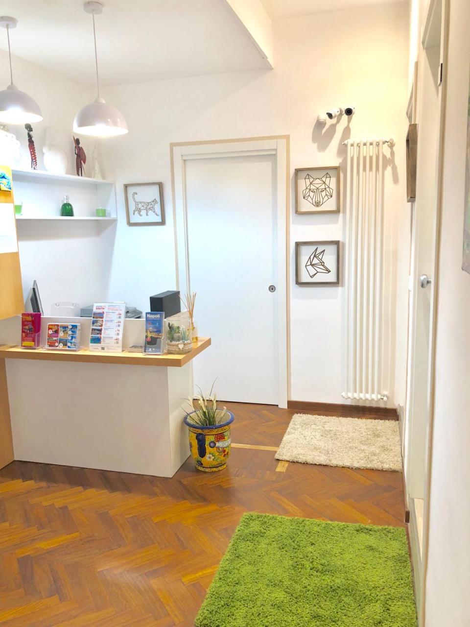 Hall Inn B&B In نابولي المظهر الخارجي الصورة
