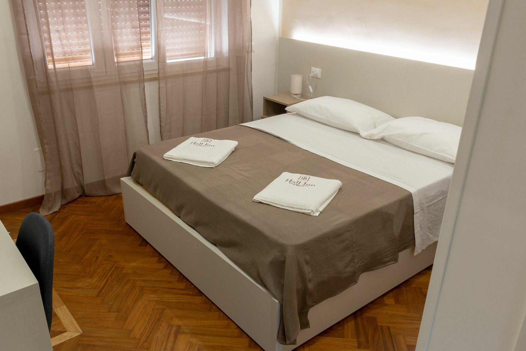Hall Inn B&B In نابولي المظهر الخارجي الصورة